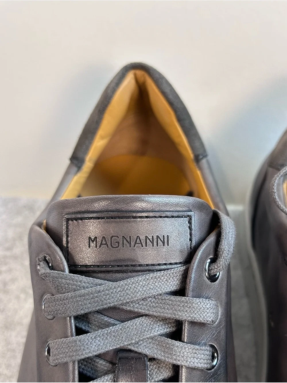 Magnanni Kona Lo Men's Brown Leather Low-Top Lace Up Sneakers / Size 7.5